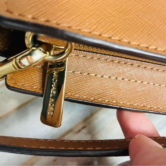 Michael Kors Tan Crossbody Bag with Gold Accents - Picture 4 of 13